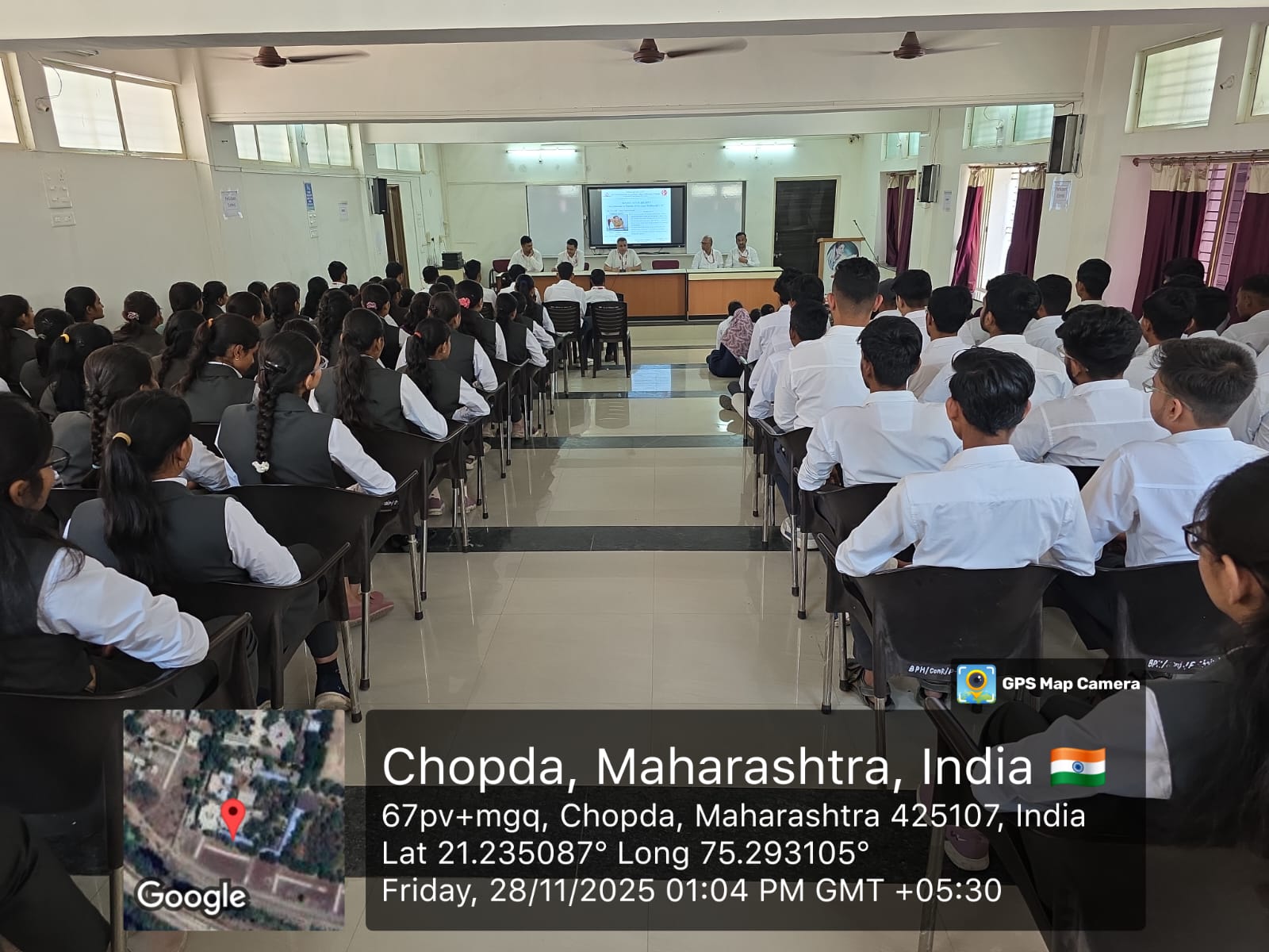 A One-Day Workshop on “Academic Knowledge and Hydroponic Skill Development” was successfully conducted on 28/11/2025 at Smt. Sharadchandrika Suresh Patil College of Pharmacy, Chopda, under the IQAC Ce